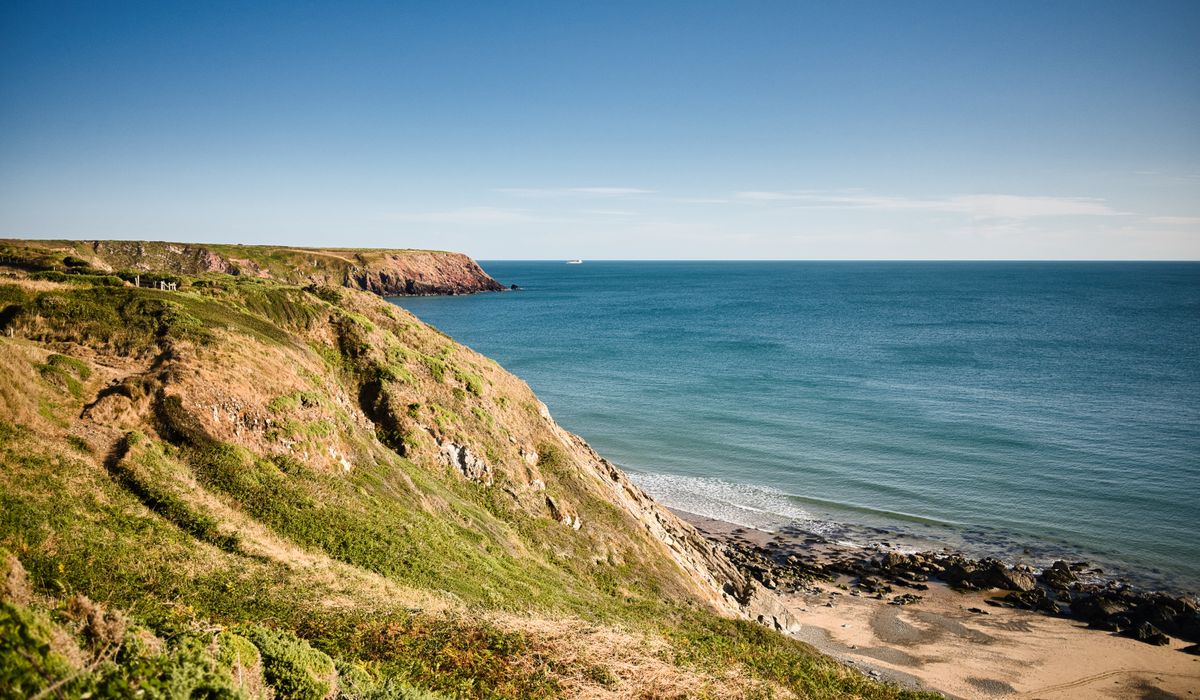 Thrifty Tips for Exploring the UK by Train